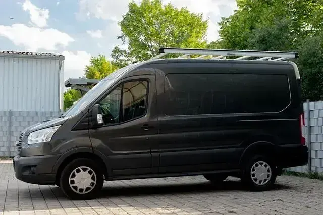 Gebraucht Ford Transit Trend 131 PS (96 kW) 2018 Grau Van / Kleinbus
