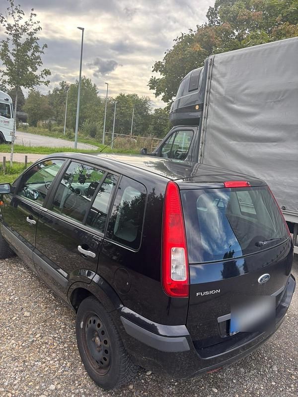 Schwarz Gebraucht 2006 Ford Fusion Limousine | 1.600 € (Fairer Preis) - Bild 1/4