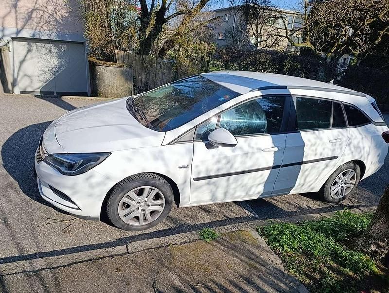 Gebraucht Opel Astra 95 PS (69 kW) 2016 Weiß Kombi