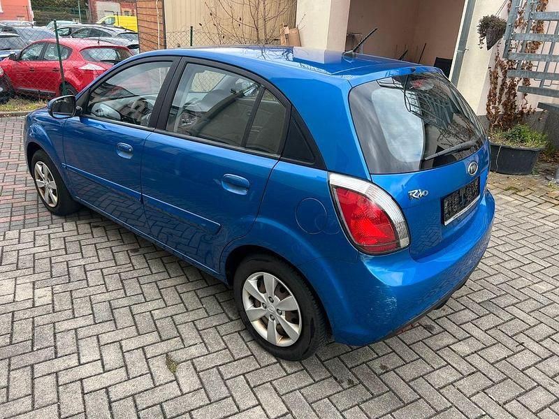 Gebraucht Kia Rio 97 PS (71 kW) 2010 Blau Limousine
