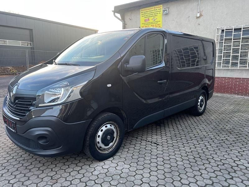 Schwarz Gebraucht 2018 Renault Trafic Komfort Van | 5.700 € (Superpreis) - Bild 1/4