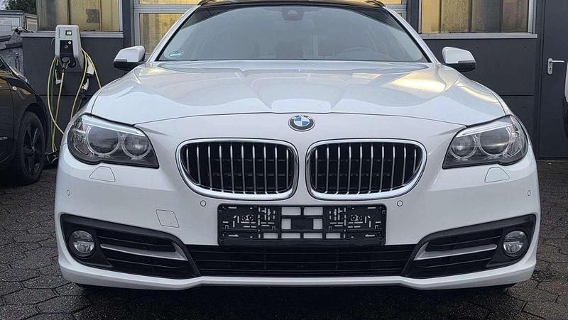 Gebraucht BMW 530 Performance 258 PS (189 kW) 2016 Alpinweiss iii Kombi