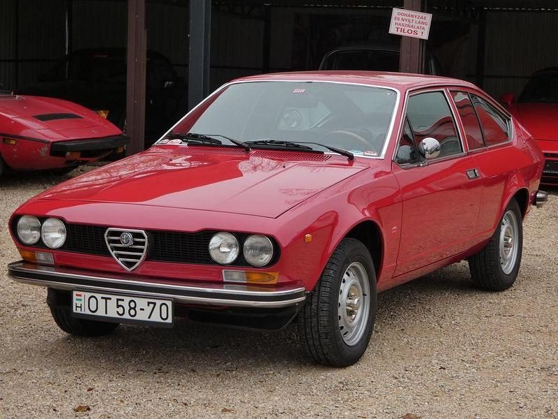 Rot Gebraucht 1975 Alfa Romeo Alfetta | 28.990 € - Bild 1/4