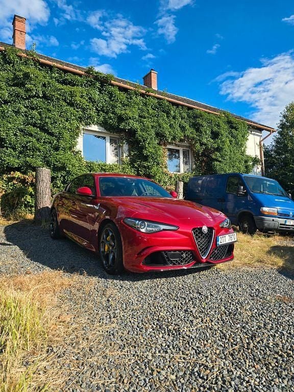 Rot Gebraucht 2016 Alfa Romeo Giulia Quadrifoglio Limousine | 66.000 € - Bild 1/4