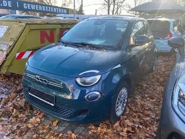 Gebraucht Fiat 500e 86 kW (118 PS) 2023 Grün Limousine
