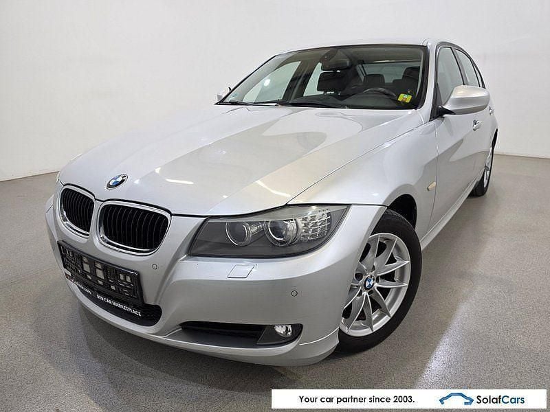 Gebraucht BMW 318 143 PS (105 kW) 2011 Silber Limousine