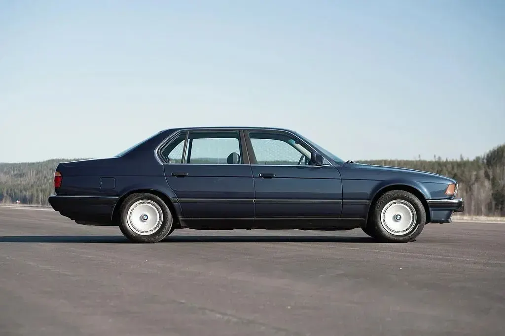 Gebraucht BMW 750L 299 PS (219 kW) 1988 Grau Limousine