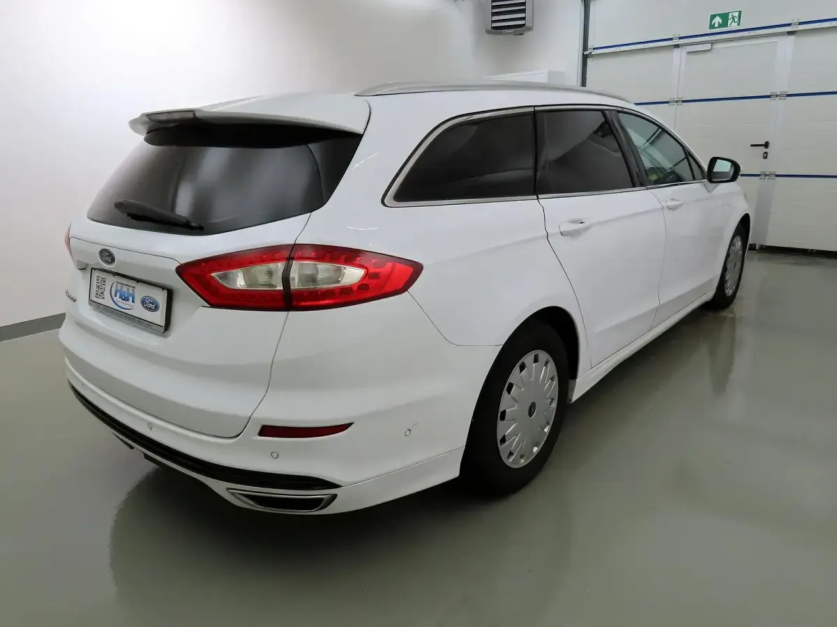 Gebraucht Ford Mondeo Titanium 179 PS (131 kW) 2015 Frostweiß Limousine