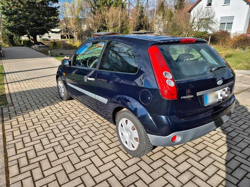 Gebraucht Ford Fiesta 60 PS (44 kW) 2006 Blau Kleinwagen