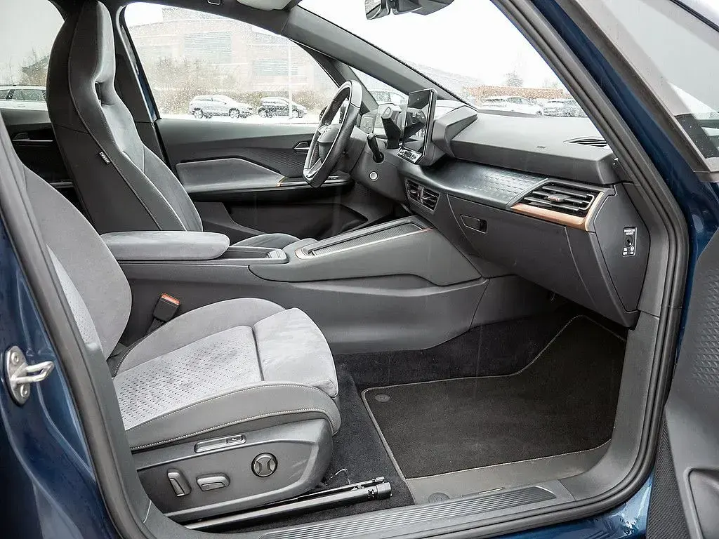 Second-hand Cupra Born 150 kW (204 CP) 2022 Albastru Hatchback
