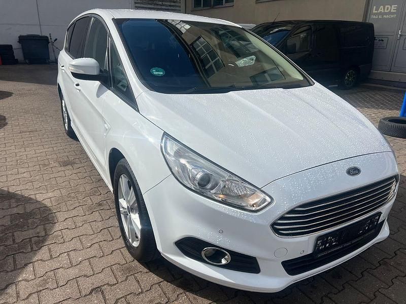 Gebraucht Ford S-MAX Business Edition 150 PS (110 kW) 2017 Weiß Van / Kleinbus