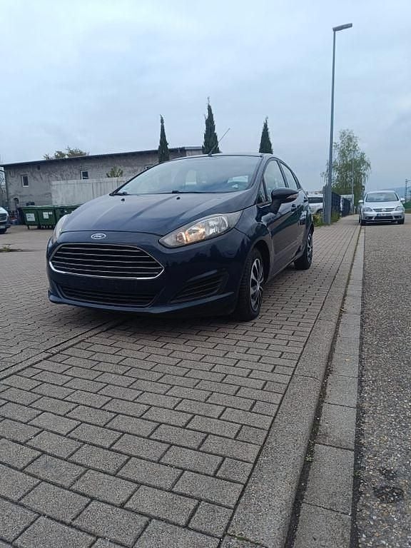 Gebraucht Ford Fiesta Titanium 95 PS (69 kW) 2015 Blau Kleinwagen