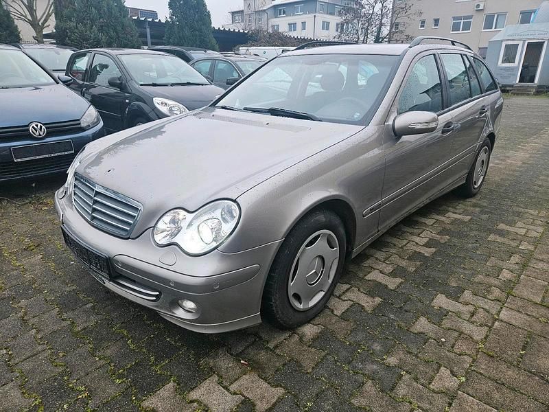 Gebraucht Mercedes C200 122 PS (89 kW) 2004 Andere farben Kombi
