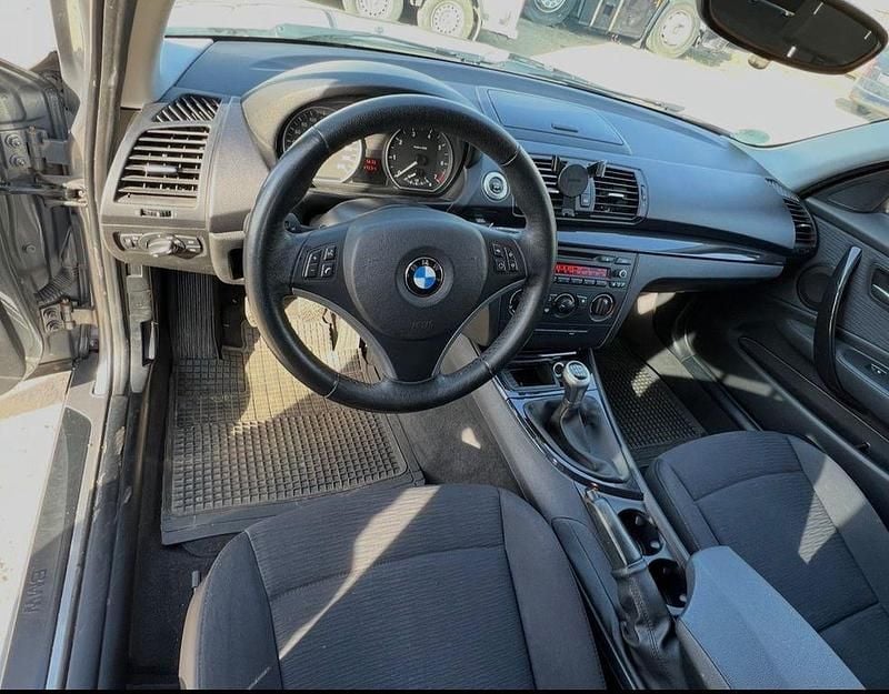 Gebraucht BMW 116 122 PS (89 kW) 2010 Grau Kleinwagen