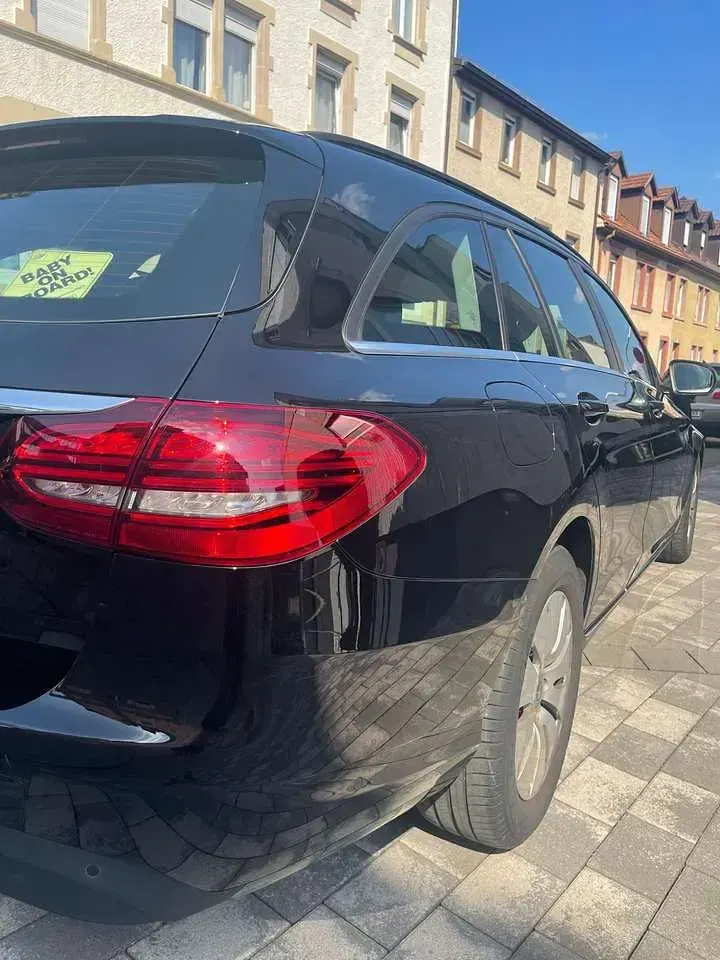 Gebraucht Mercedes C220 Exclusive 194 PS (142 kW) 2018 Schwarz Kombi