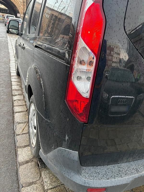 Gebraucht Ford Tourneo Connect 102 PS (75 kW) 2016 Schwarz Van / Kleinbus