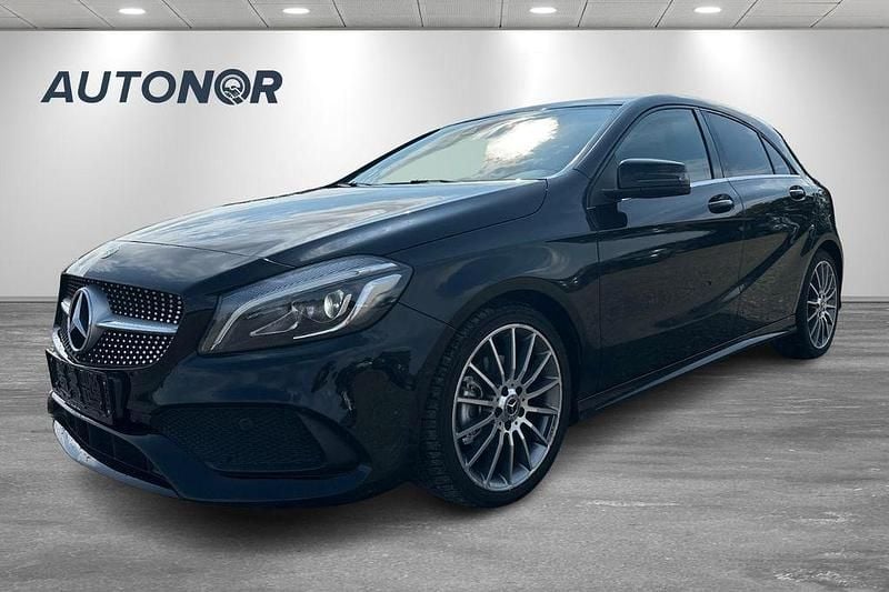 Schwarz Gebraucht 2017 Mercedes A200 AMG line Limousine | 10.900 € (Superpreis) - Bild 1/3