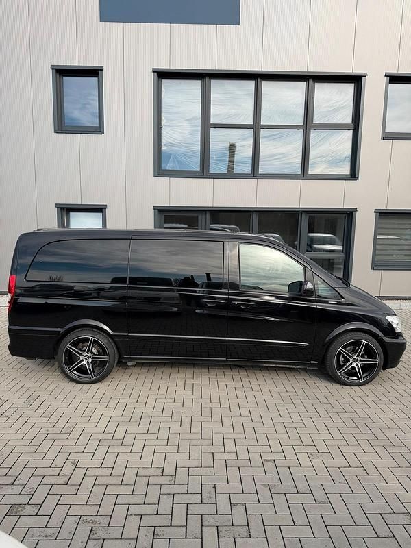Gebraucht Mercedes Viano 163 PS (119 kW) 2011 Schwarz Van / Kleinbus