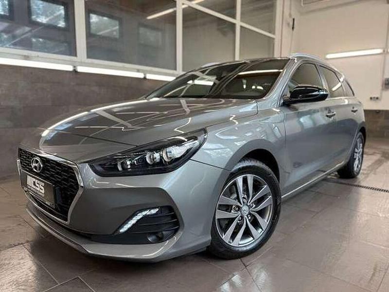 Grau Gebraucht 2019 Hyundai i30 Kombi | 12.987 € (Guter Preis) - Bild 1/4