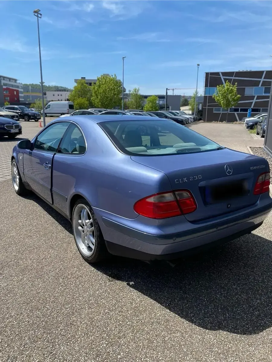 Gebraucht Mercedes CLK230 193 PS (141 kW) 1997 Violet Coupé