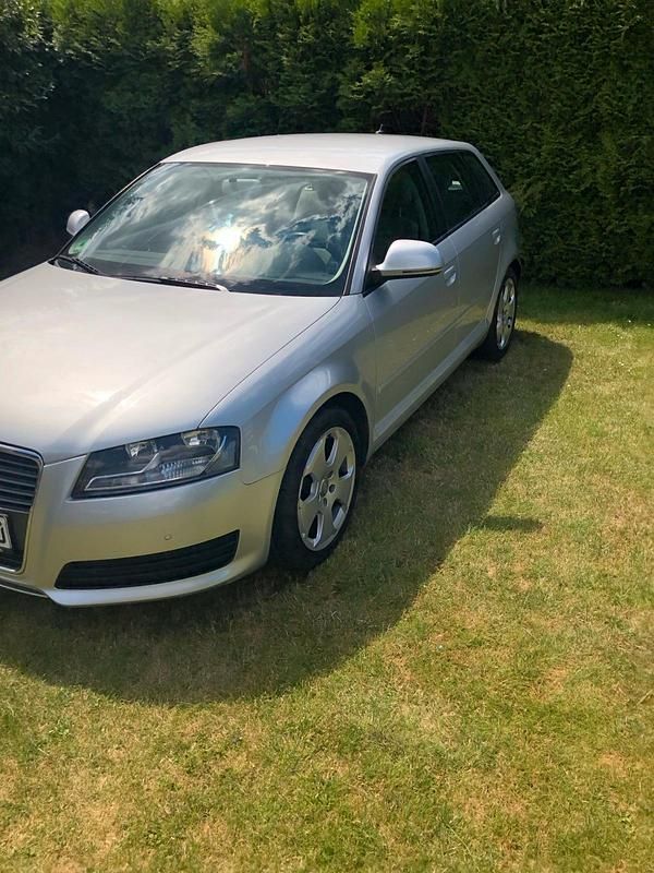 Gebraucht Audi A3 Sportback 103 PS (75 kW) 2009 Silber Kleinwagen