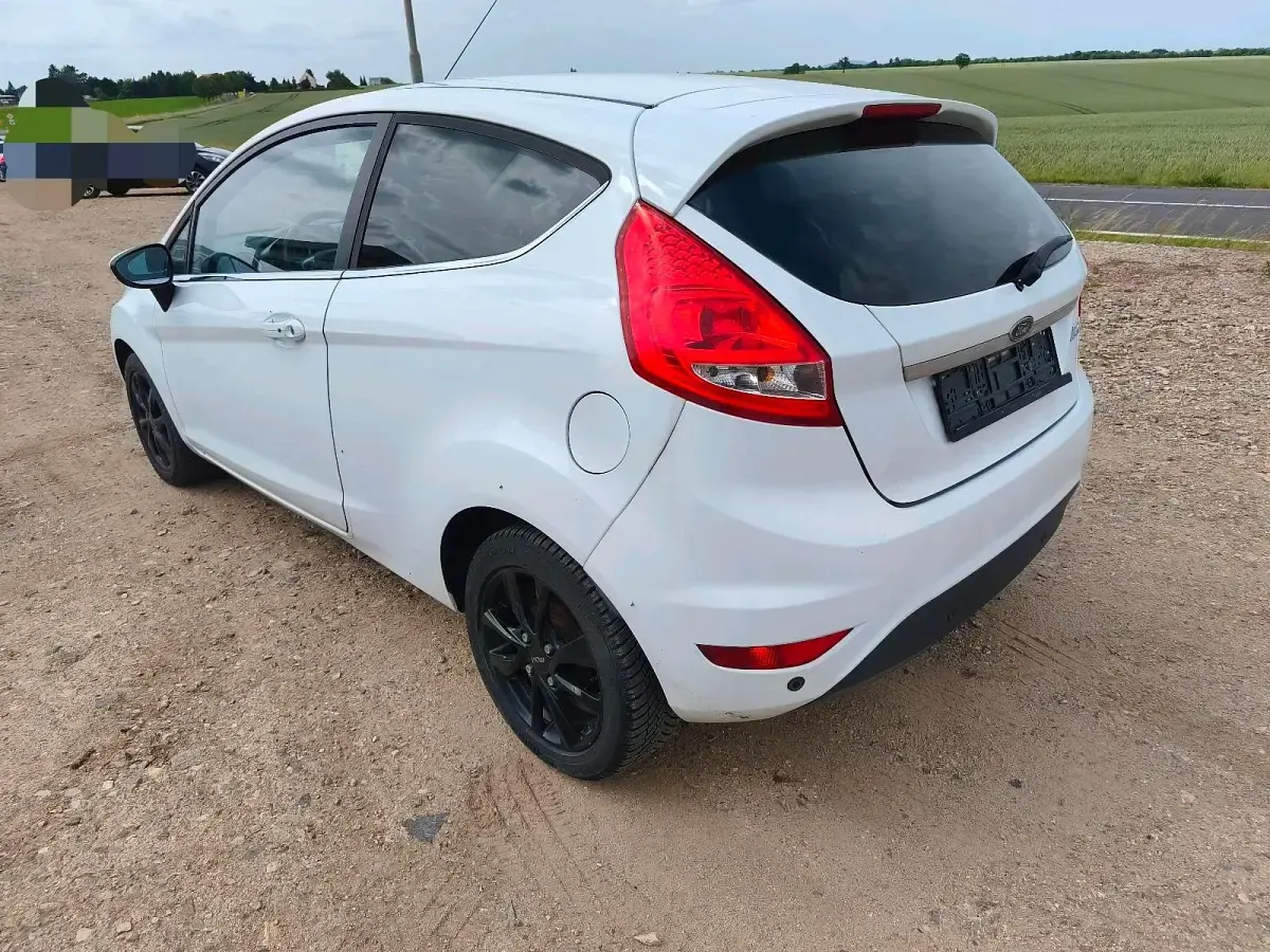 Gebraucht Ford Fiesta Titanium 81 PS (59 kW) 2009 Weiß Kleinwagen