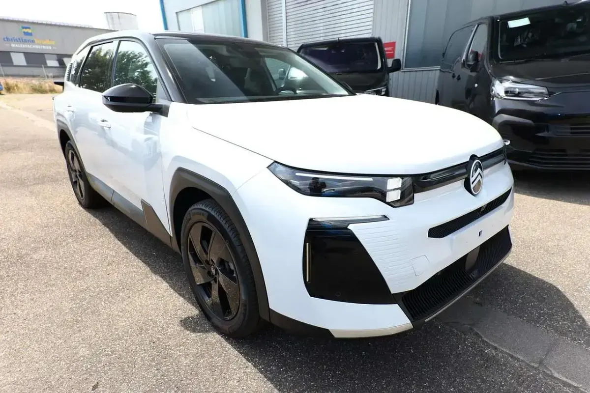 Neu Citroën C5 Aircross 145 PS (106 kW) 2026 Okenit weiß metallic SUV