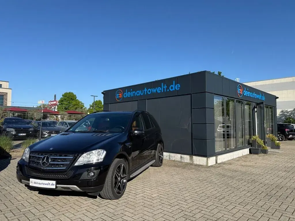 Gebraucht Mercedes ML300 204 PS (150 kW) 2011 Schwarz SUV