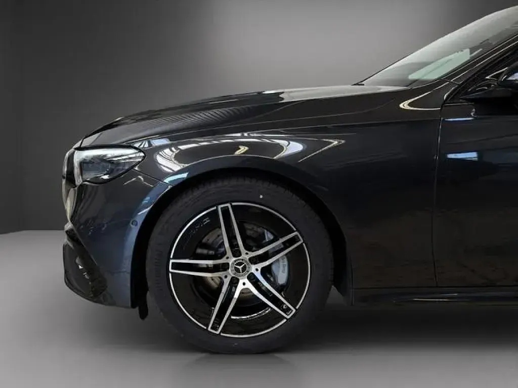 Gebraucht Mercedes 220 197 PS (144 kW) 2024 Metalliclack graphitgrau (metallic) Limousine