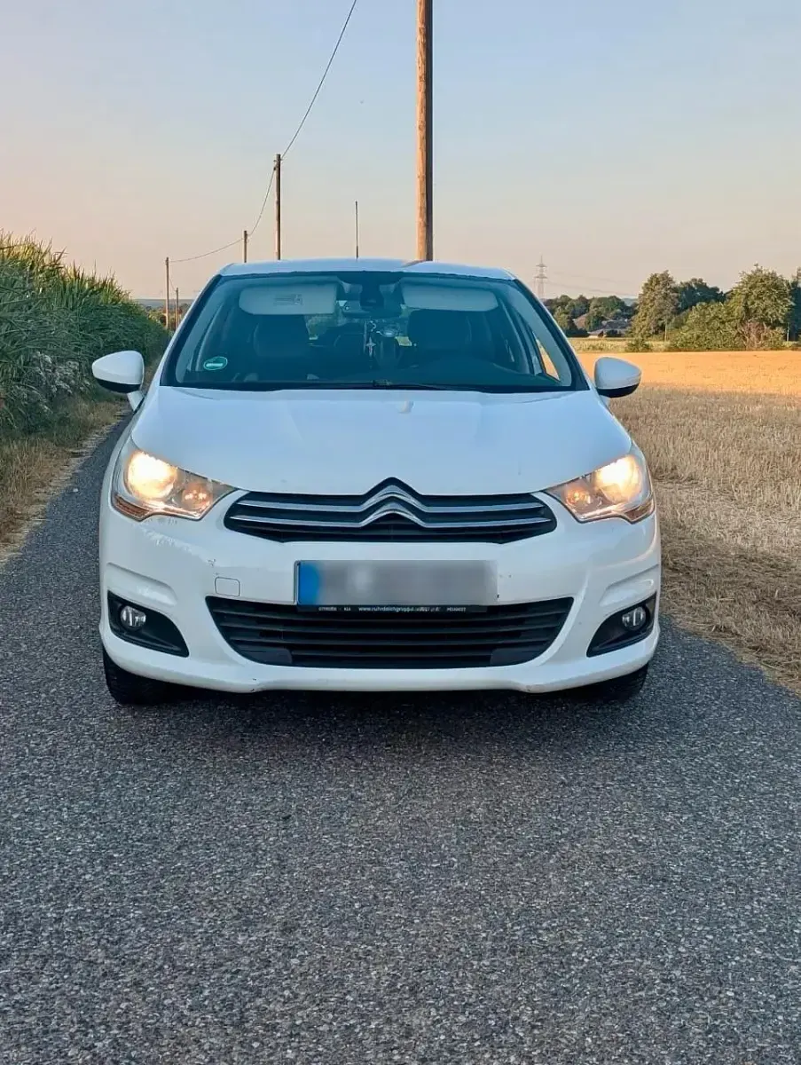 Gebraucht Citroën C4 120 PS (88 kW) 2012 Weiß Limousine
