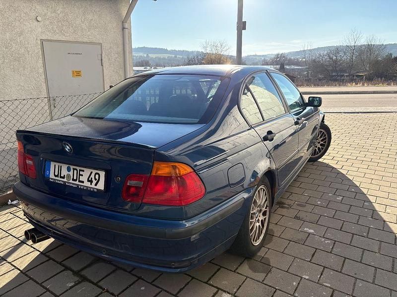 Gebraucht BMW 316 106 PS (77 kW) 2001 Blau Limousine