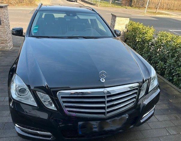 Gebraucht Mercedes E250 204 PS (150 kW) 2011 Schwarz Kombi