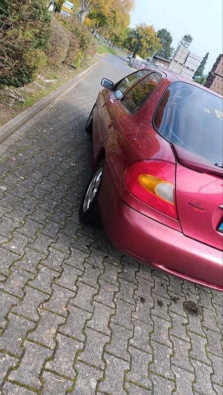 Rot Gebraucht 1997 Ford Mondeo Limousine | 1.300 € (Fairer Preis) - Bild 1/4