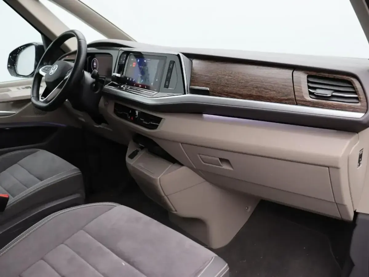 Gebraucht VW Multivan Style 150 PS (110 kW) 2025 Van / Kleinbus