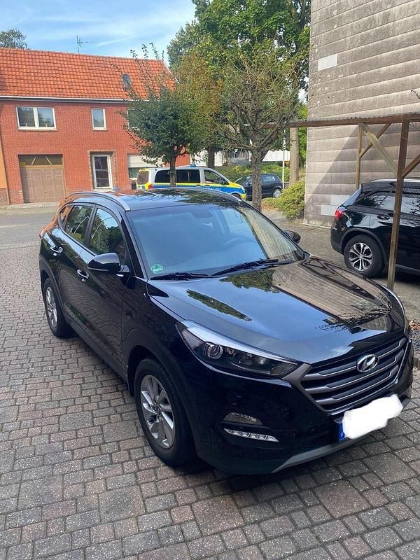 Schwarz Gebraucht 2017 Hyundai Tucson SUV | 13.500 € - Bild 1/4