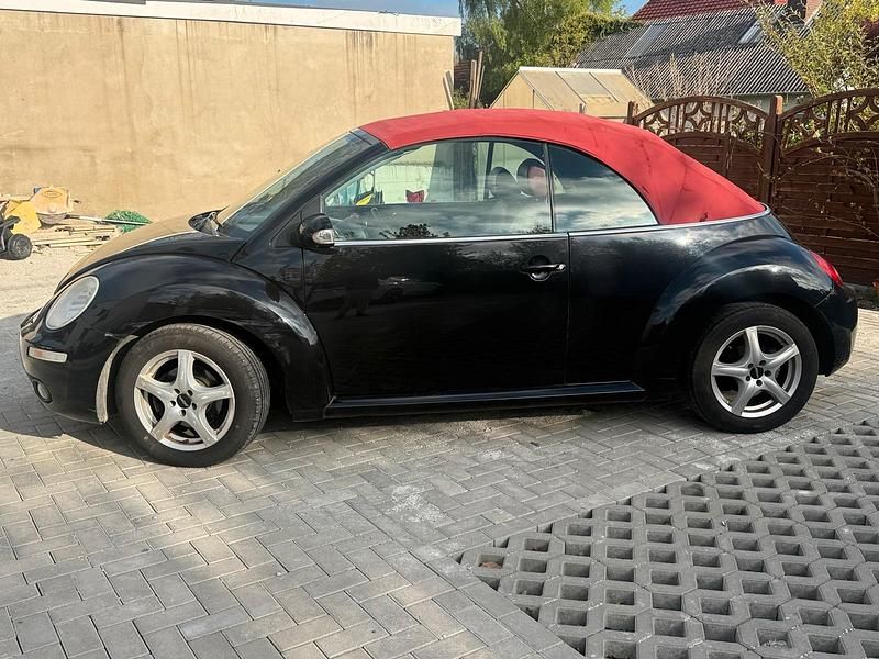 Second-hand VW New Beetle 105 CP (77 kW) 2010 Negru Hatchback