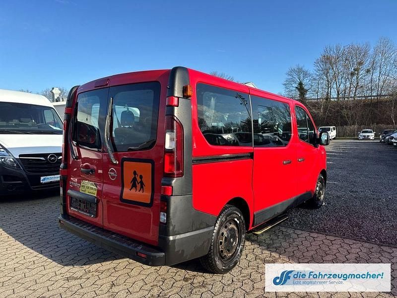Gebraucht Opel Vivaro 90 PS (66 kW) 2015 Rot Van / Kleinbus