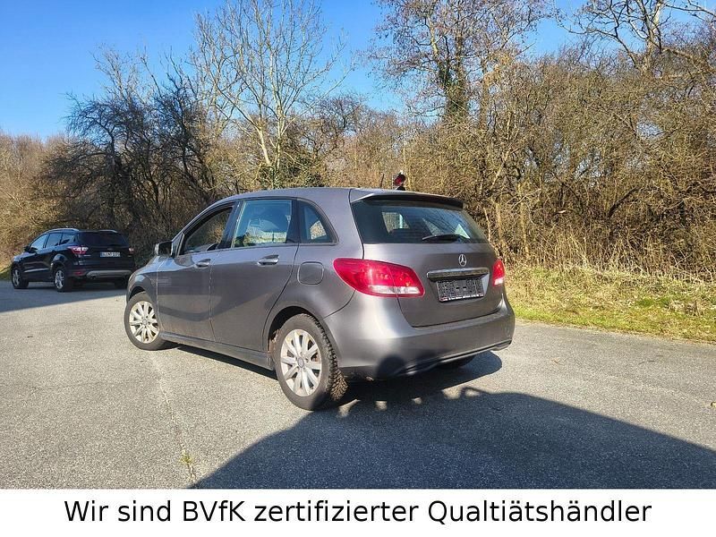Gebraucht Mercedes B180 109 PS (80 kW) 2015 Grau Van / Kleinbus