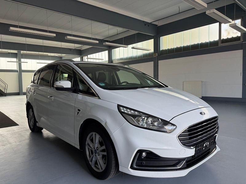 Gebraucht Ford S-MAX Titanium 150 PS (110 kW) 2021 Weiß Van / Kleinbus