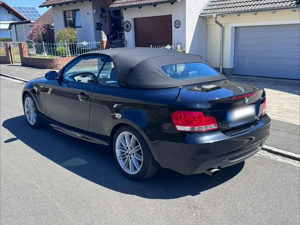 Gebraucht BMW 118 Cabriolet M Sport 143 PS (105 kW) 2009 Schwarz Cabrio