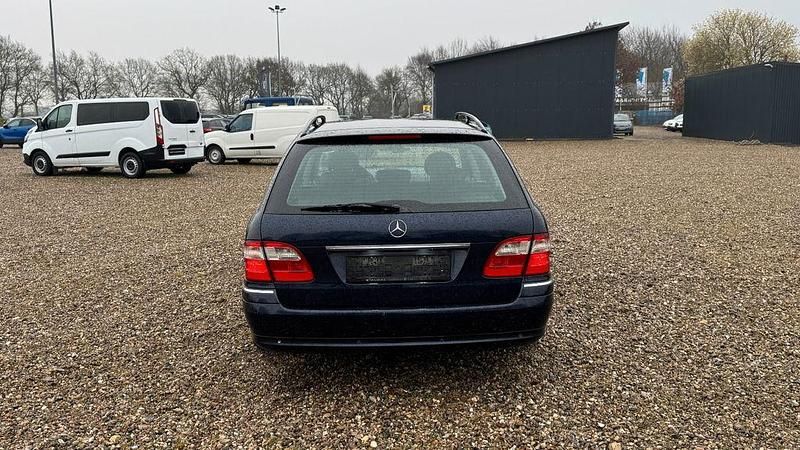 Gebraucht Mercedes E240 Elegance 177 PS (130 kW) 2004 Blau Limousine