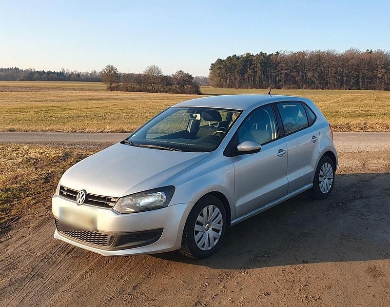 Silber Gebraucht 2012 VW Polo Trendline Kleinwagen | 5.700 € (Fairer Preis) - Bild 1/4
