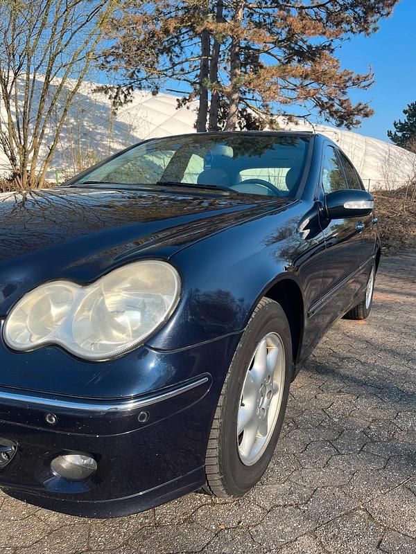 Gebraucht Mercedes C220 150 PS (110 kW) 2007 Blau Limousine