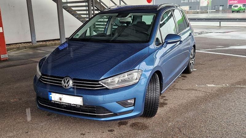 Blau Gebraucht 2014 VW Golf Sportsvan Highline Van / Kleinbus | 16.499 € (Fairer Preis) - Bild 1/4