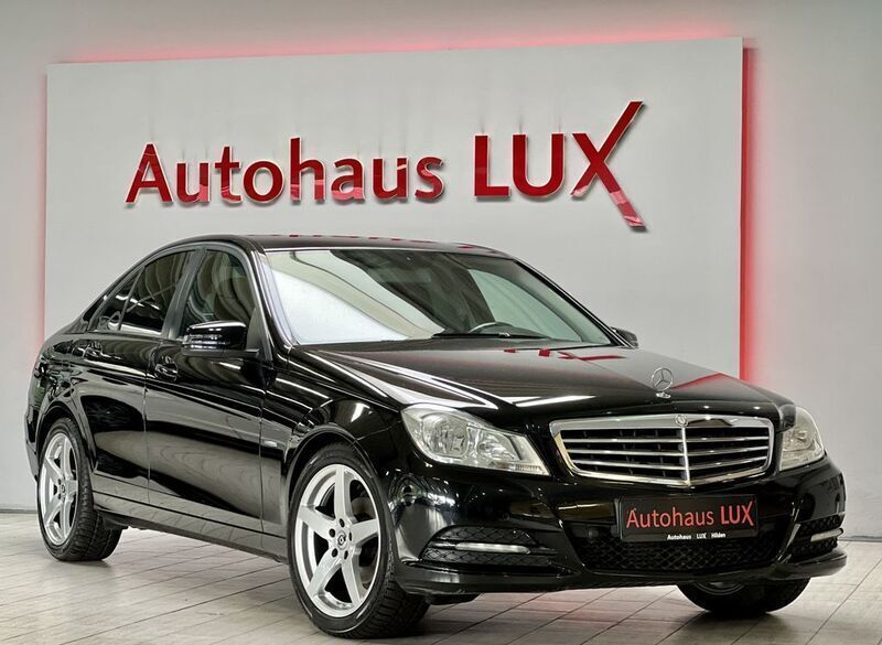 Schwarz Gebraucht 2012 Mercedes C180 Limousine | 10.990 € (Fairer Preis) - Bild 1/4
