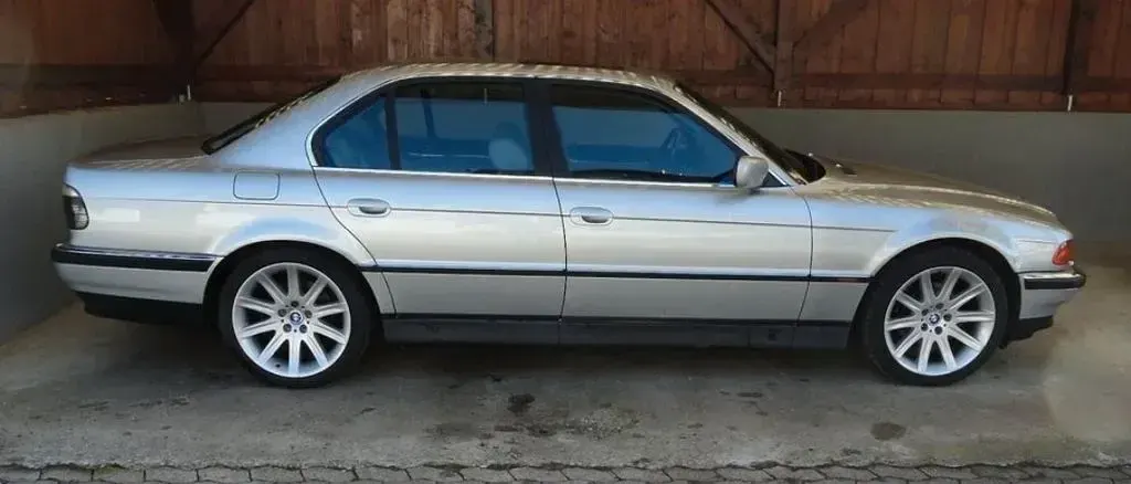 Gebraucht BMW 735 235 PS (172 kW) 1997 Silber Limousine