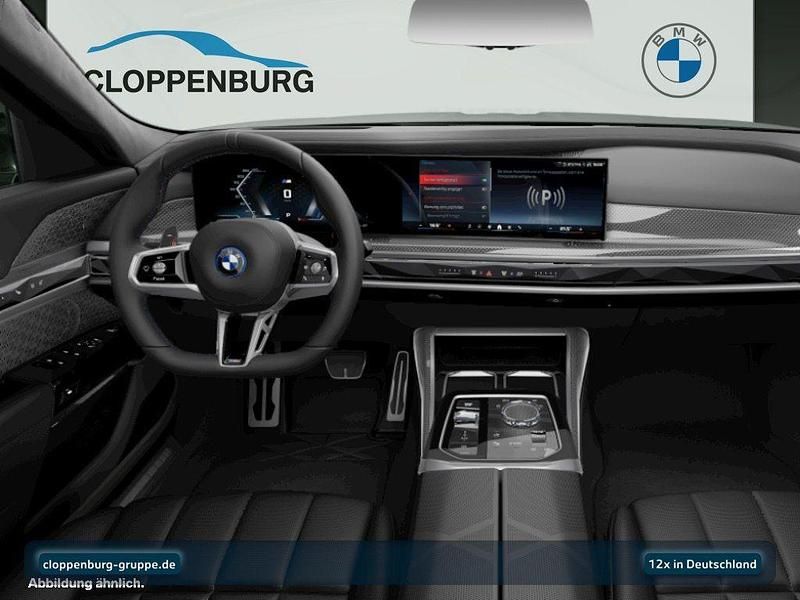 Gebraucht BMW M760e Performance 571 PS (419 kW) 2025 Schwarz Limousine