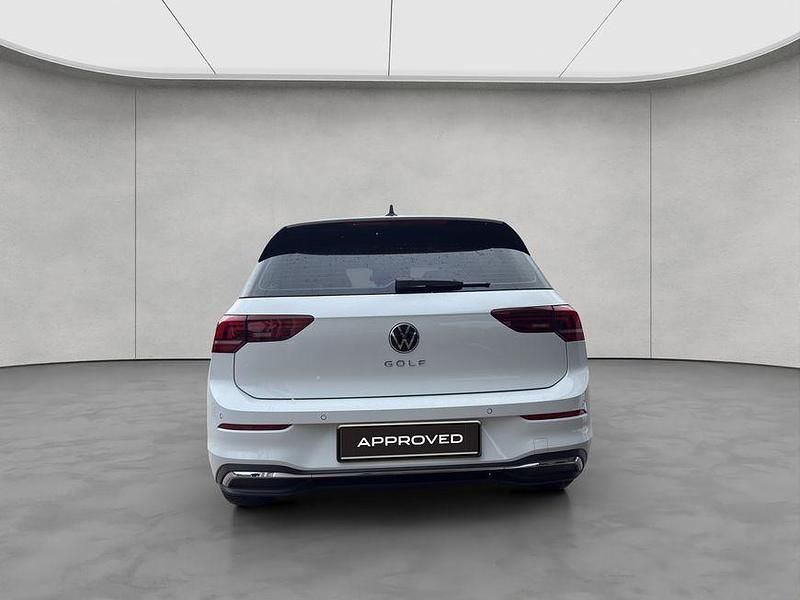 Gebraucht VW Golf VIII Style 150 PS (110 kW) 2025 Weiß Limousine