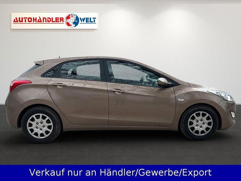Gebraucht Hyundai i30 99 PS (72 kW) 2013 Braun Limousine