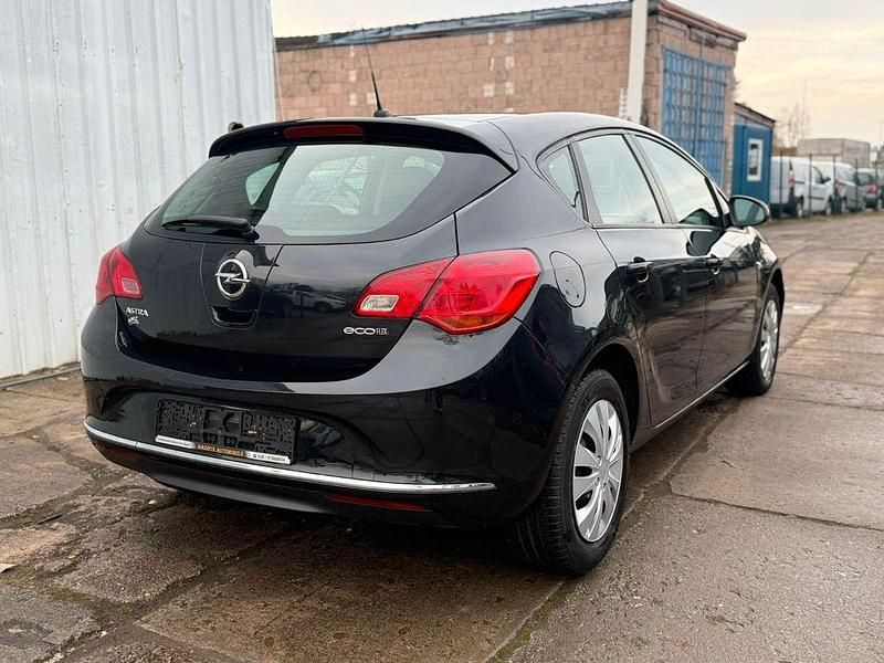 Gebraucht Opel Astra Eco 101 PS (74 kW) 2012 Schwarz Limousine